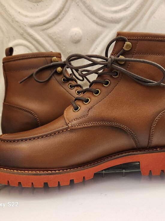 Vince Camuto \